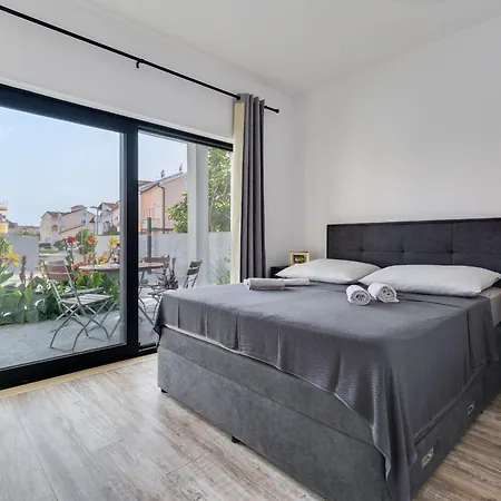 Dom wakacyjny Klaudio By Interhome Vodice